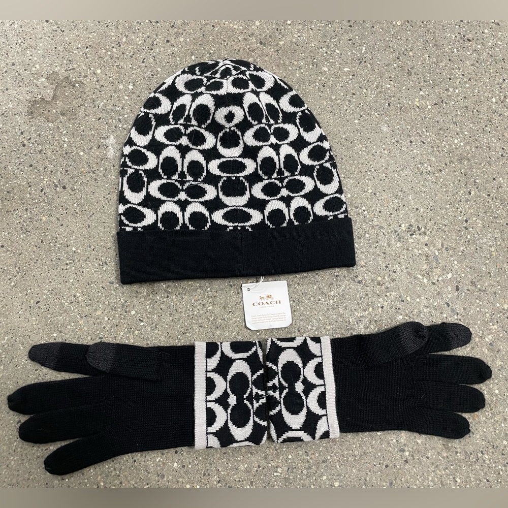 NWT Coach New York Signature Logo Wool Blend Beanie Cap & Gloves - Picture 9 of 10
